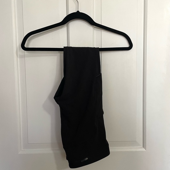 Lululemon Black Leggings 28” Length Size 4 With Pockets and Reflective Parts - Picture 9 of 9